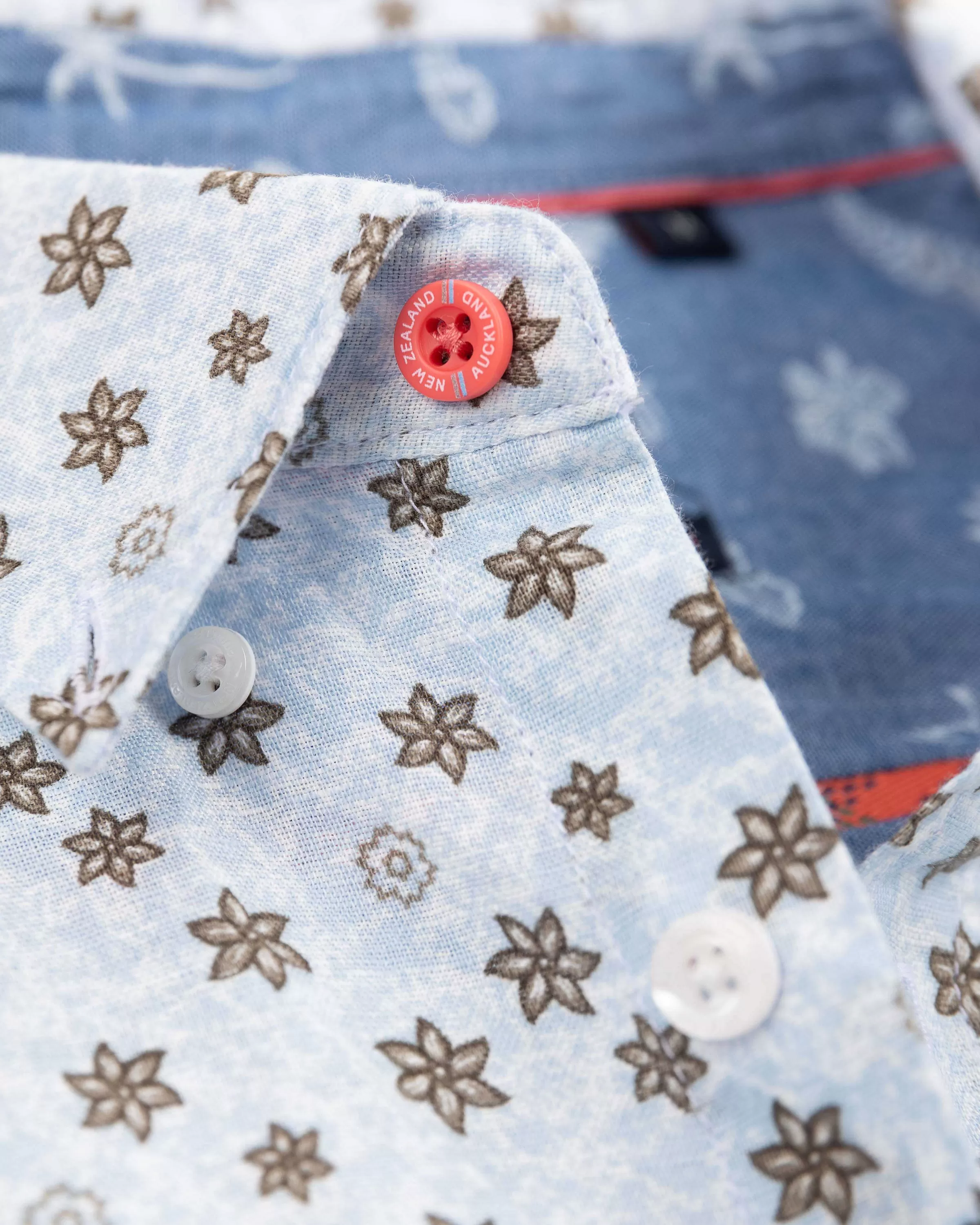 blauw_overhemd_met_bloemenprintuniversal_blue_4-2.webp NZA New Zealand Auckland Overhemden | Blauw Overhemd Met Bloemenprint-Universal Blue