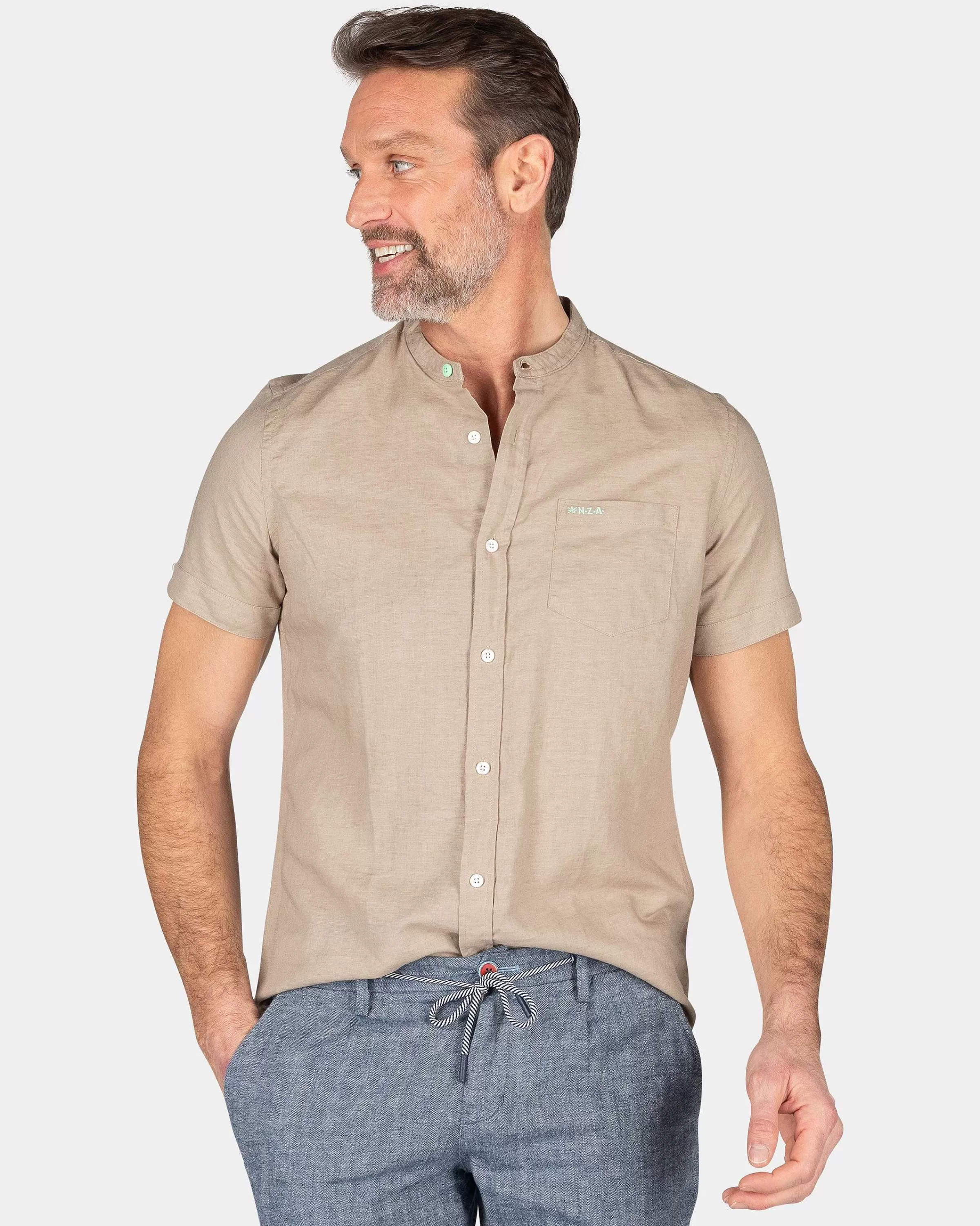 overhemd_zonder_kraag_met_korte_mouwshimmering_sand_4-2.webp NZA New Zealand Auckland Overhemden | Overhemd Zonder Kraag Met Korte Mouw-Shimmering Sand