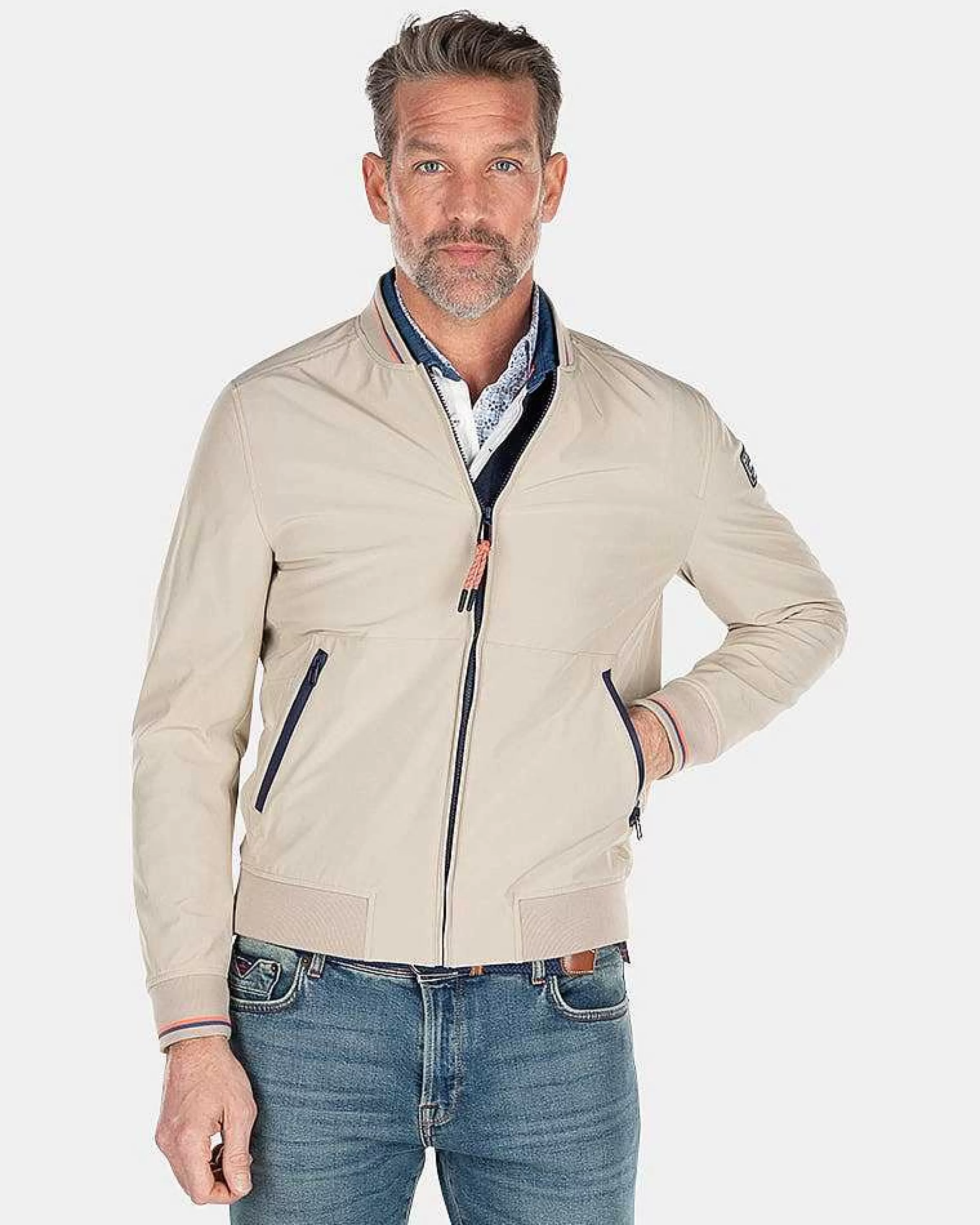 softshell_bomberjackshimmering_sand_9-2.webp NZA New Zealand Auckland Jassen | Softshell Bomberjack-Shimmering Sand