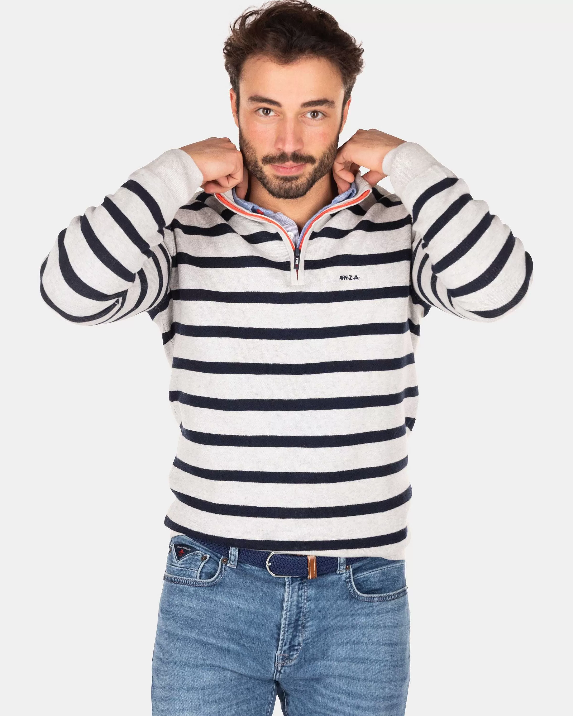 witte_trui_met_strepenshimmering_sand_4-2.webp NZA New Zealand Auckland Truien | Witte Trui Met Strepen-Shimmering Sand