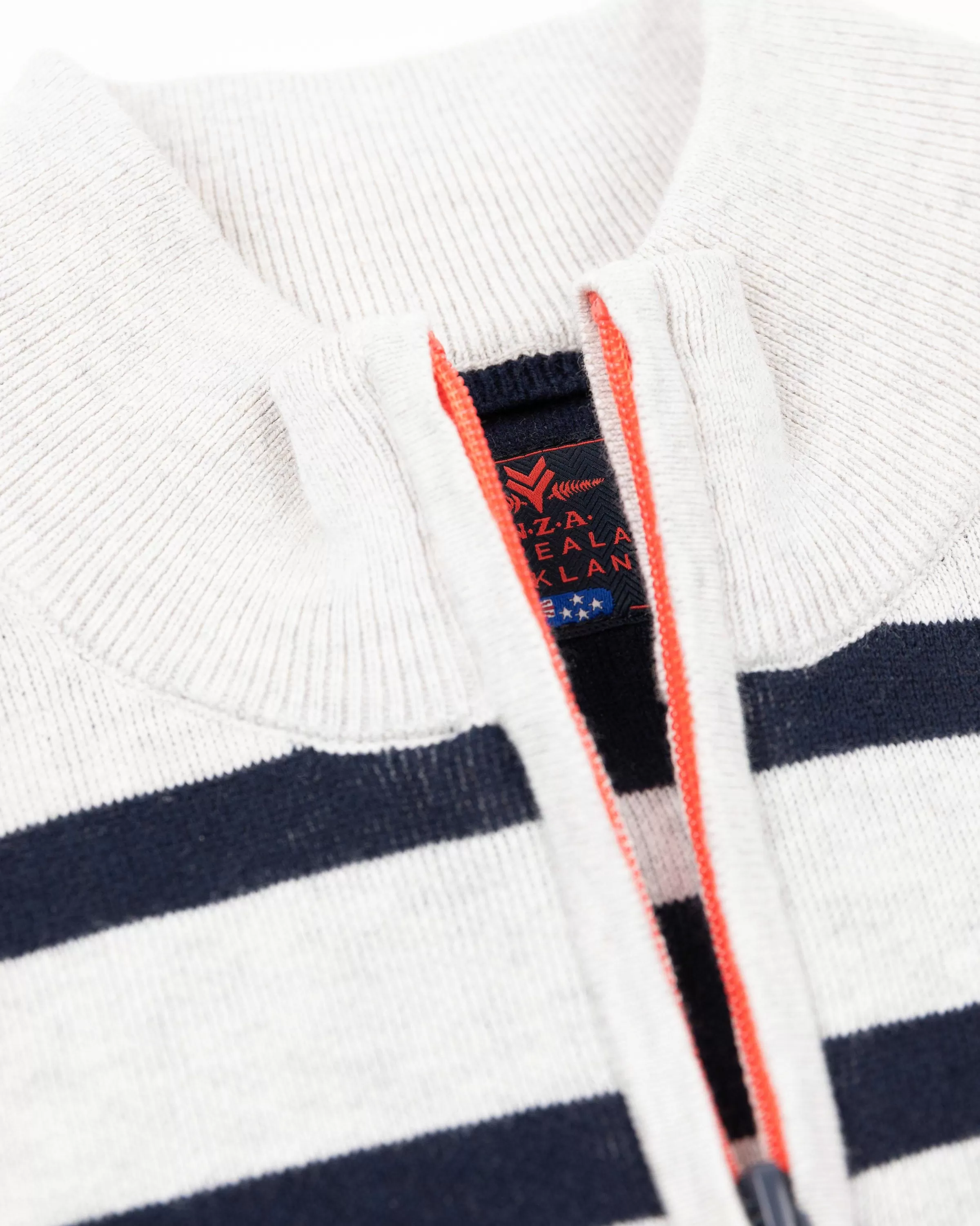 witte_trui_met_strepenshimmering_sand_5-2.webp NZA New Zealand Auckland Truien | Witte Trui Met Strepen-Shimmering Sand